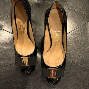 Salvatore Ferragamo Pimpa Heels Pumps, 9cm heels.
